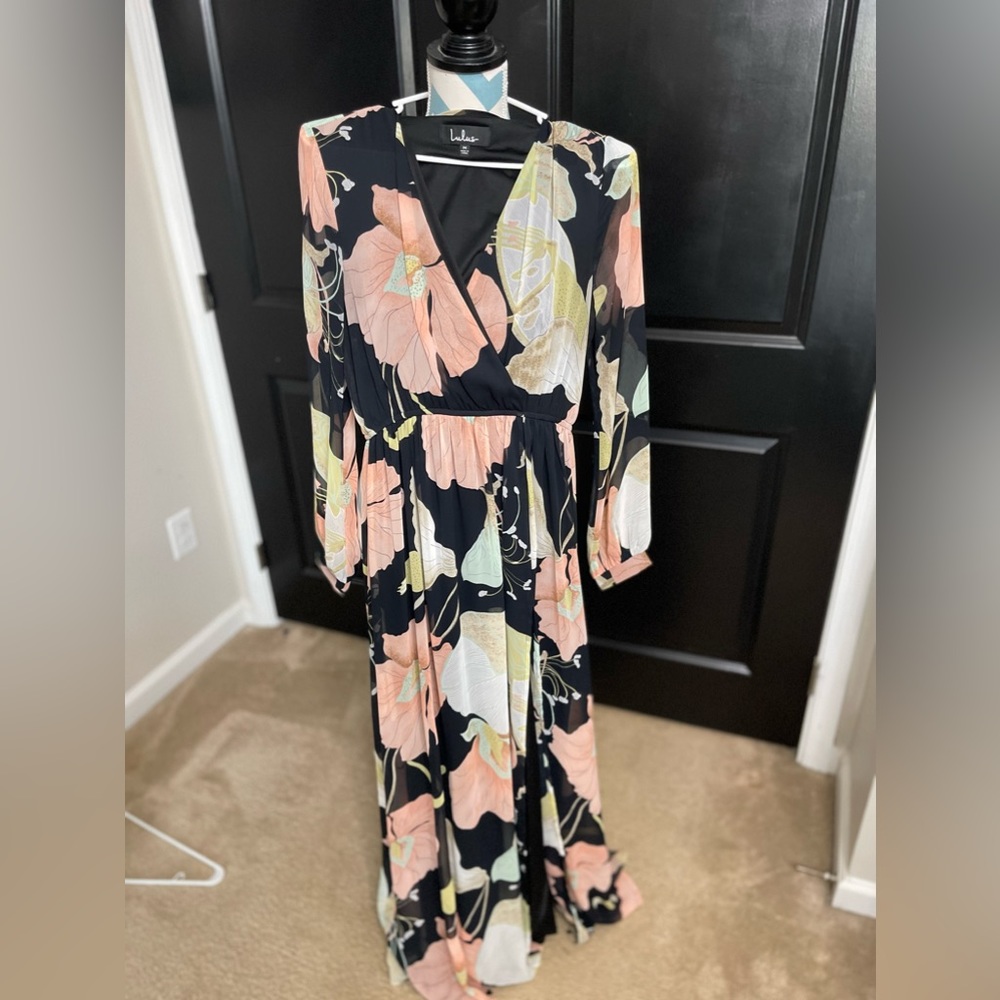 Beautiful sundress from Lulu’s perfect for a wedding or a day at a winery